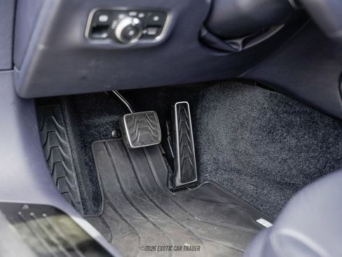 Used 2024 Aston Martin DB12 Coupe RWD image 32