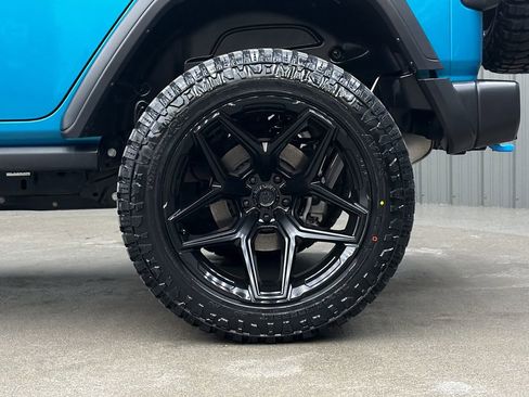 Used 2024 Jeep Wrangler Unlimited image 9