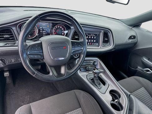 Used 2022 Dodge Challenger SXT RWD image 14