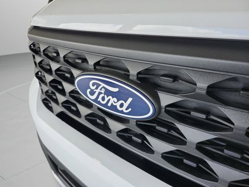 New 2026 Ford Maverick XLT w/ XLT Luxury Package FWD image 29