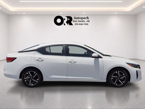 Used 2024 Nissan Sentra SV FWD image 6