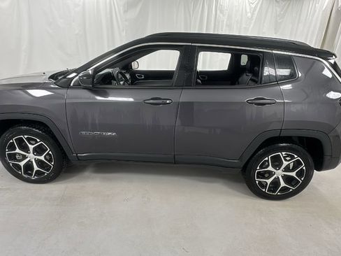 Used 2024 Jeep Compass Limited image 6