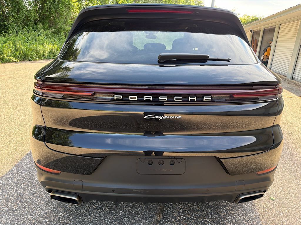 Certified 2024 Porsche Cayenne AWD/4WD image 42