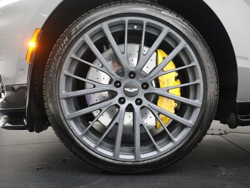 Used 2025 Aston Martin DBX 707 image 32