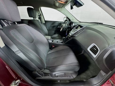 Used 2017 Chevrolet Equinox LT w/ Convenience Package image 32