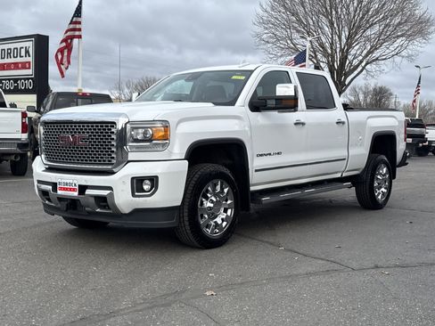 Used 2015 GMC Sierra 2500 Denali w/ Driver Alert Package image 3
