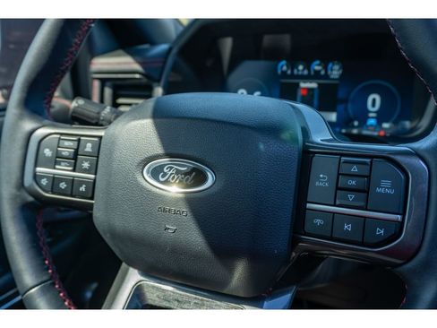 Used 2024 Ford Expedition Limited image 30