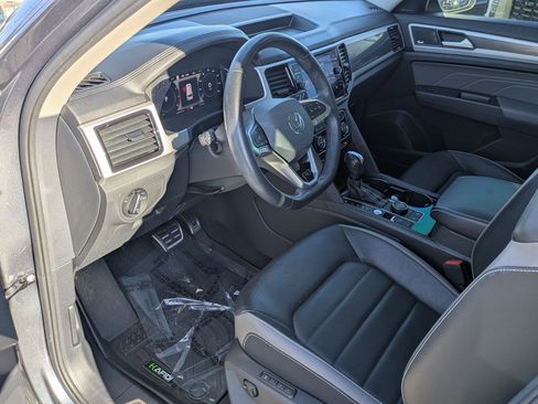 Used 2022 Volkswagen Atlas SEL Premium image 15