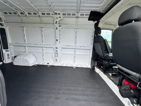 Used 2024 RAM ProMaster 2500 w/ Convenience Group FWD image 24