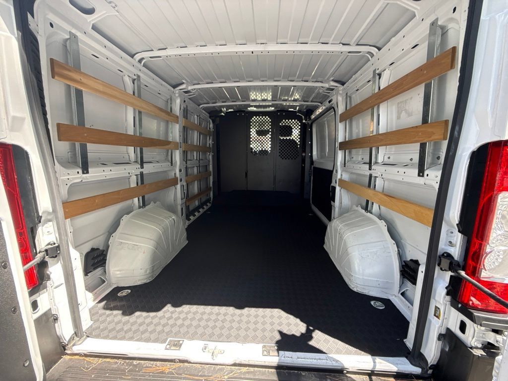 Used 2025 RAM ProMaster 2500 w/ U-Haul Equipment Group FWD image 10