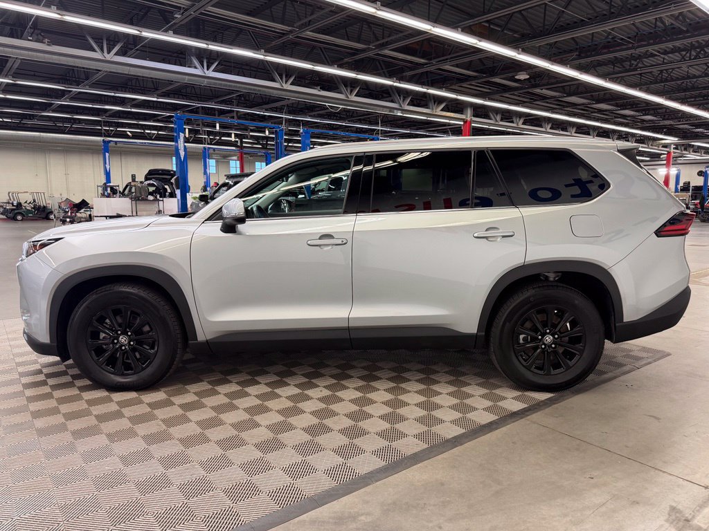 Used 2025 Toyota Grand Highlander AWD image 4