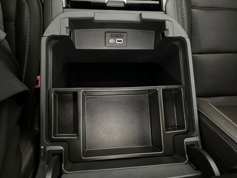 Used 2021 GMC Yukon Denali w/ Denali Premium Package image 17