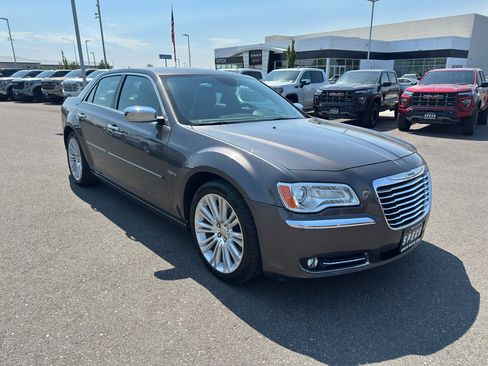 Used 2014 Chrysler 300 C w/ Beats Audio Group RWD image 7