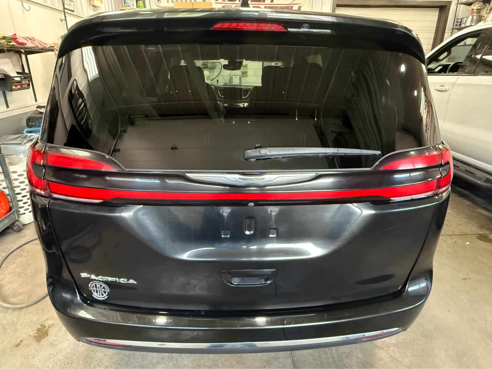 Used 2022 Chrysler Pacifica Touring-L FWD image 7