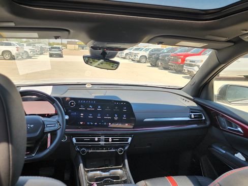 Certified 2024 Chevrolet Traverse RS AWD/4WD image 9