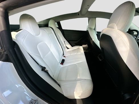 Used 2022 Tesla Model 3 image 27
