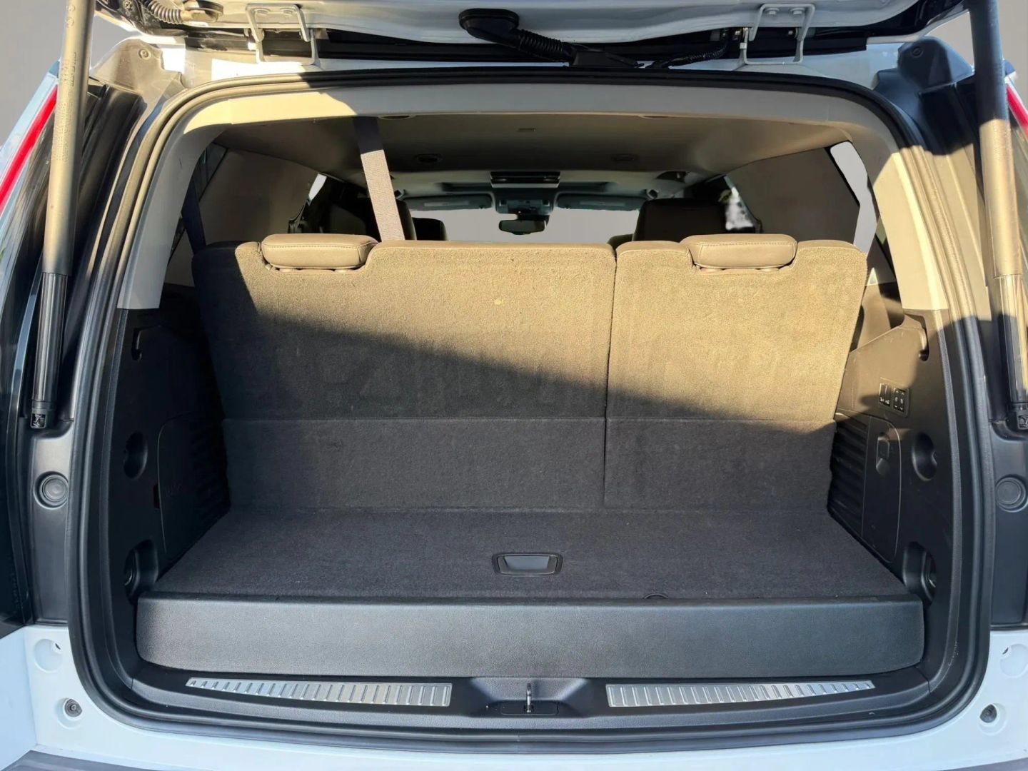 Used 2016 Cadillac Escalade Premium RWD image 16