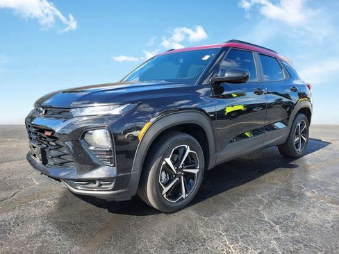 Used 2021 Chevrolet TrailBlazer RS w/ Sun and Liftgate Package image 2