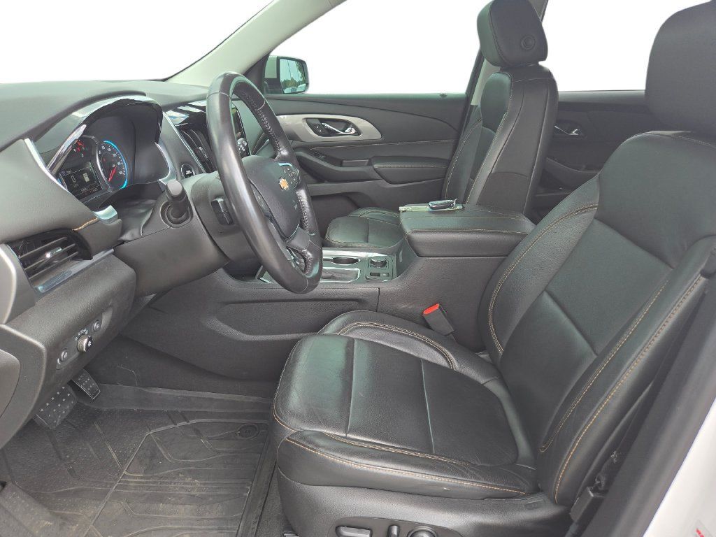 Used 2019 Chevrolet Traverse RS w/ LPO, 'HIT The Road' Package AWD/4WD image 17
