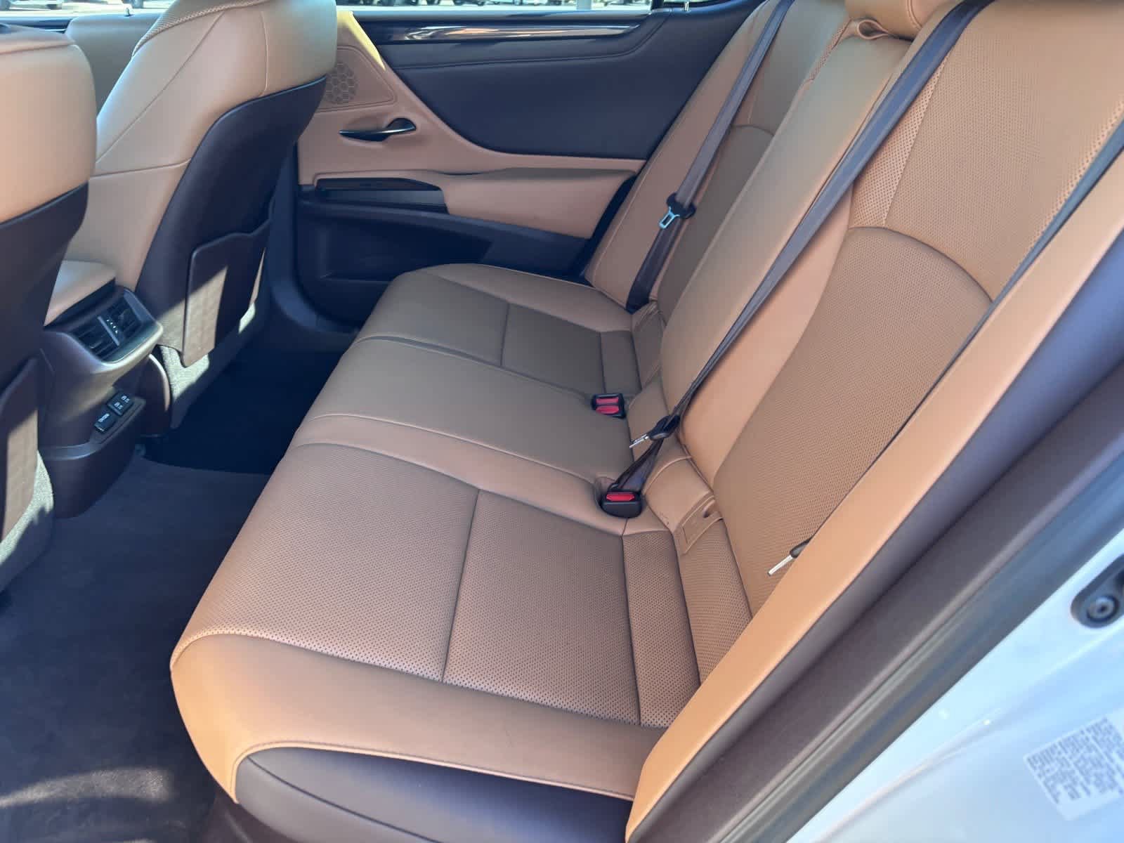 Used 2019 Lexus ES 300h w/ Premium Package FWD image 16