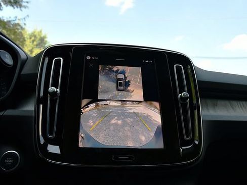 Used 2026 Volvo XC40 B5 Plus AWD/4WD image 14