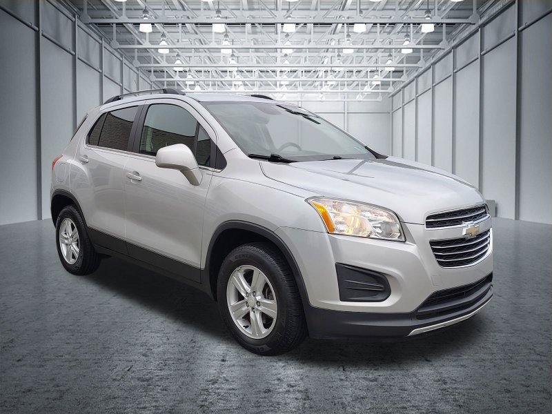 Used 2016 Chevrolet Trax LT w/ LT Convenience Package AWD/4WD image 4