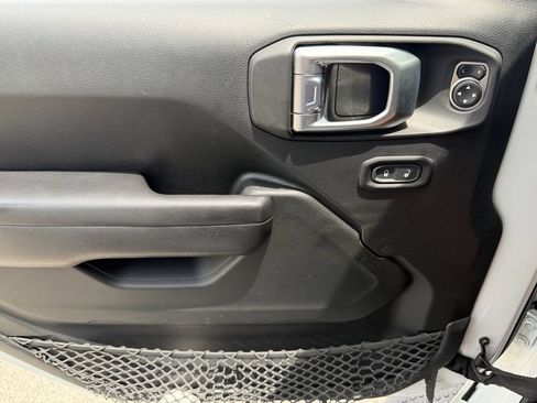Used 2018 Jeep Wrangler Sport AWD/4WD image 24