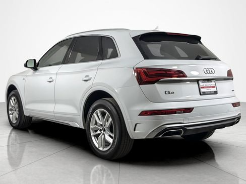 Used 2023 Audi Q5 2.0T Premium w/ Convenience Package AWD/4WD image 3