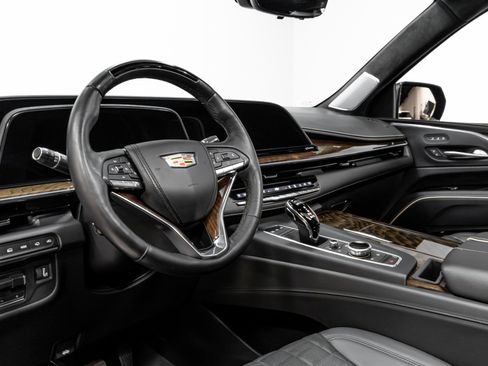 Used 2023 Cadillac Escalade Sport Platinum w/ LPO, ONYX Package image 8