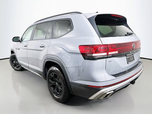 New 2026 Volkswagen Atlas Peak Edition image 5