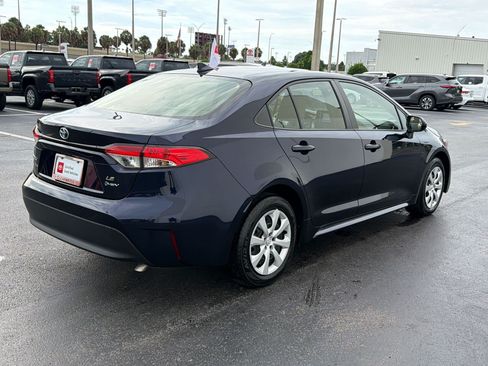 Used 2025 Toyota Corolla LE FWD image 8