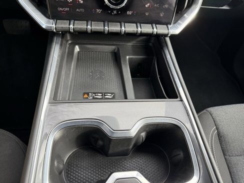 Used 2025 GMC Acadia Elevation image 10