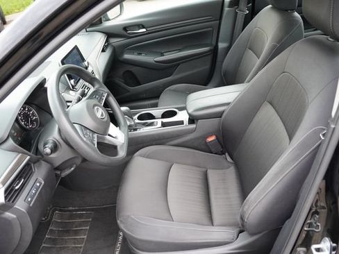 Used 2024 Nissan Altima 2.5 SV FWD image 4