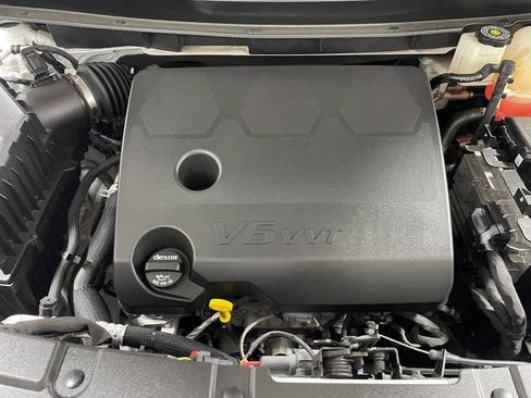 Used 2023 Chevrolet Traverse LT w/ LPO, Floor Liner Package AWD/4WD image 23