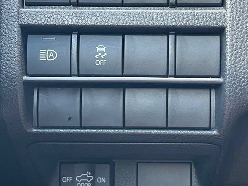 Used 2025 Toyota Tacoma SR5 AWD/4WD image 10