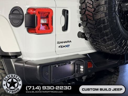 Used 2025 Jeep Wrangler Unlimited Sahara w/ Safety Group AWD/4WD image 16