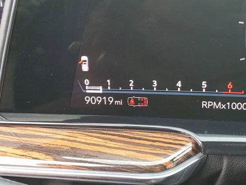 Used 2021 Cadillac Escalade Premium Luxury w/ Driver Assist Tech Package image 16