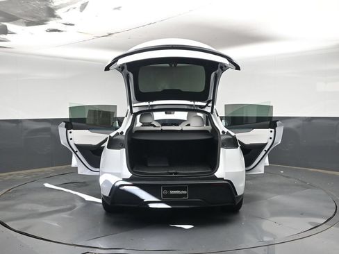 Used 2026 Tesla Model Y 2WD image 42