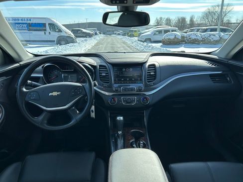 Used 2014 Chevrolet Impala LT w/ Convenience Package image 9