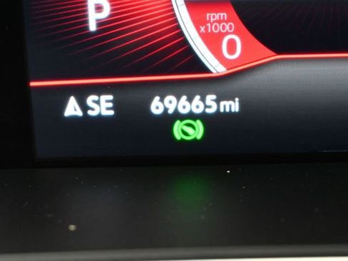 Used 2022 Volkswagen Tiguan SE R-Line image 19