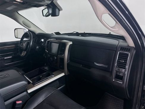 Used 2013 RAM 2500 Laramie w/ Cold Weather Group image 32