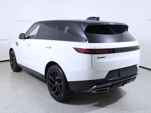 Used 2024 Land Rover Range Rover Sport SE image 5