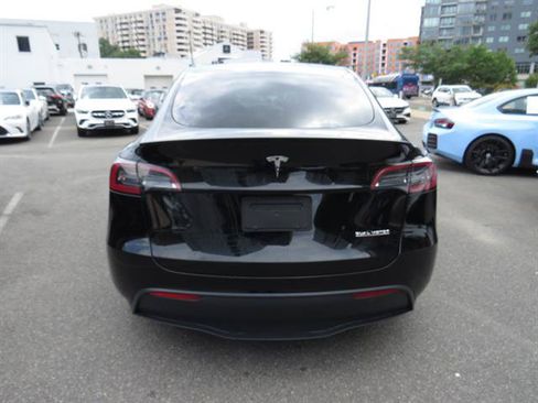 Used 2024 Tesla Model Y Performance AWD/4WD image 3