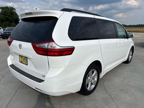 Used 2017 Toyota Sienna LE FWD image 4