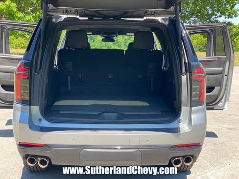 Used 2025 Chevrolet Suburban Z71 AWD/4WD image 45