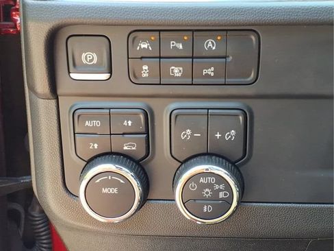 Used 2025 Chevrolet Tahoe RST w/ Comfort Package AWD/4WD image 19