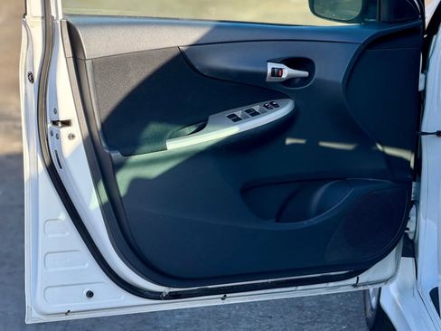 Used 2010 Toyota Corolla S image 10