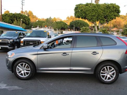 Used 2017 Volvo XC60 T5 w/ Tailgate Package image 7