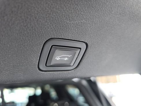 Used 2021 GMC Yukon SLT w/ SLT Luxury Plus Package image 12