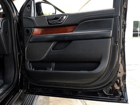 Used 2022 Lincoln Navigator Reserve AWD/4WD image 49